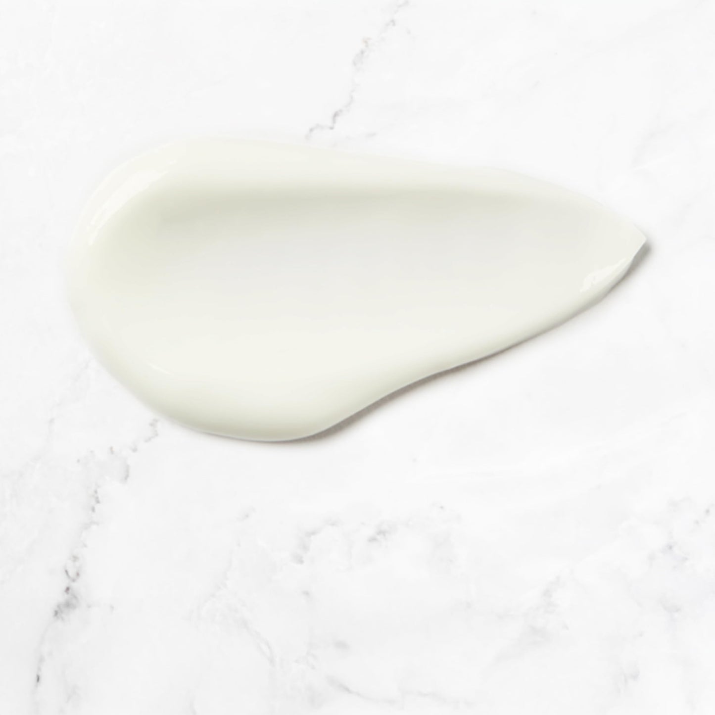 NIVEA MEN Body Lotion Revitalising, Non-Greasy Body Cream with Vitamin E, Fast Absorbing and Refreshing Body Milk for Normal Skin (250 ml)