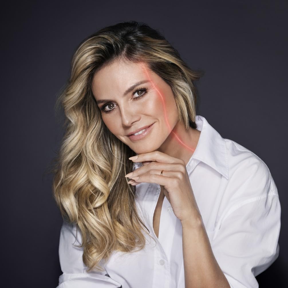 L'Oréal Paris Anti-Ageing Day Cream with Triple Power for Women, with Pro-Retinol, Hyaluronic Acid and Vitamin C - Against Wrinkles, Firming Moisturiser, Revitalift Laser 1 x 50 ml