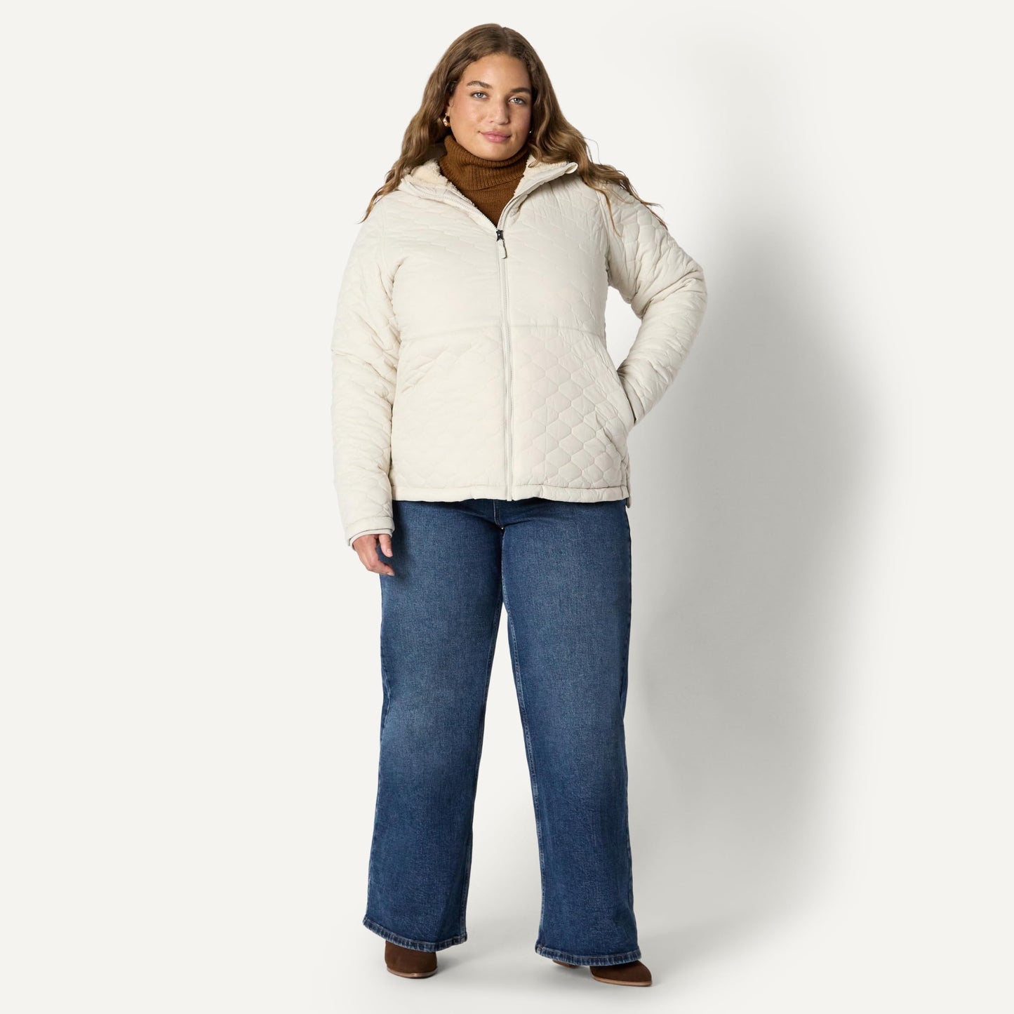 Amazon Essentials Women's Lightweight Quilted Water-Repellent Quilted Jacket with Sherpa Lining and Full Zip