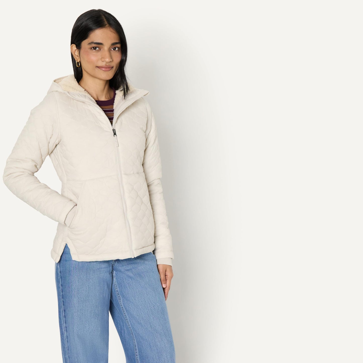 Amazon Essentials Women's Lightweight Quilted Water-Repellent Quilted Jacket with Sherpa Lining and Full Zip